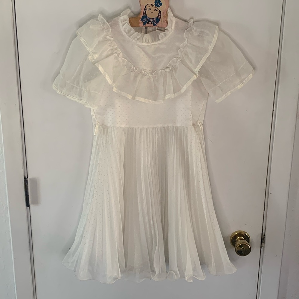 Vintage white Swiss dot dress with accordion pleats and ruffle bodice Size 8